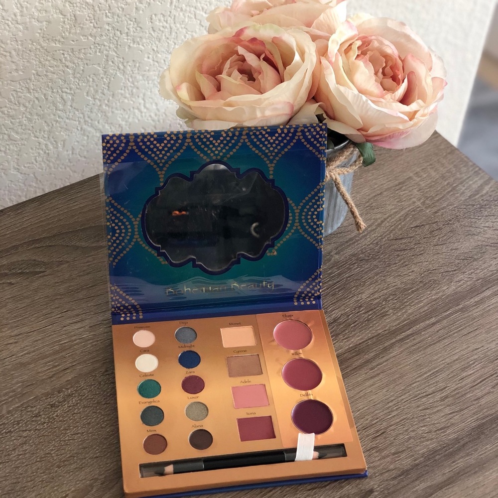 Nova Makeup Palette